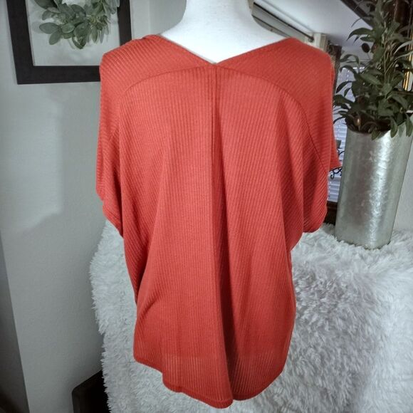 FOREVER 21 BURNT ORANGE TOP SZ.M EUC - Picture 4 of 5